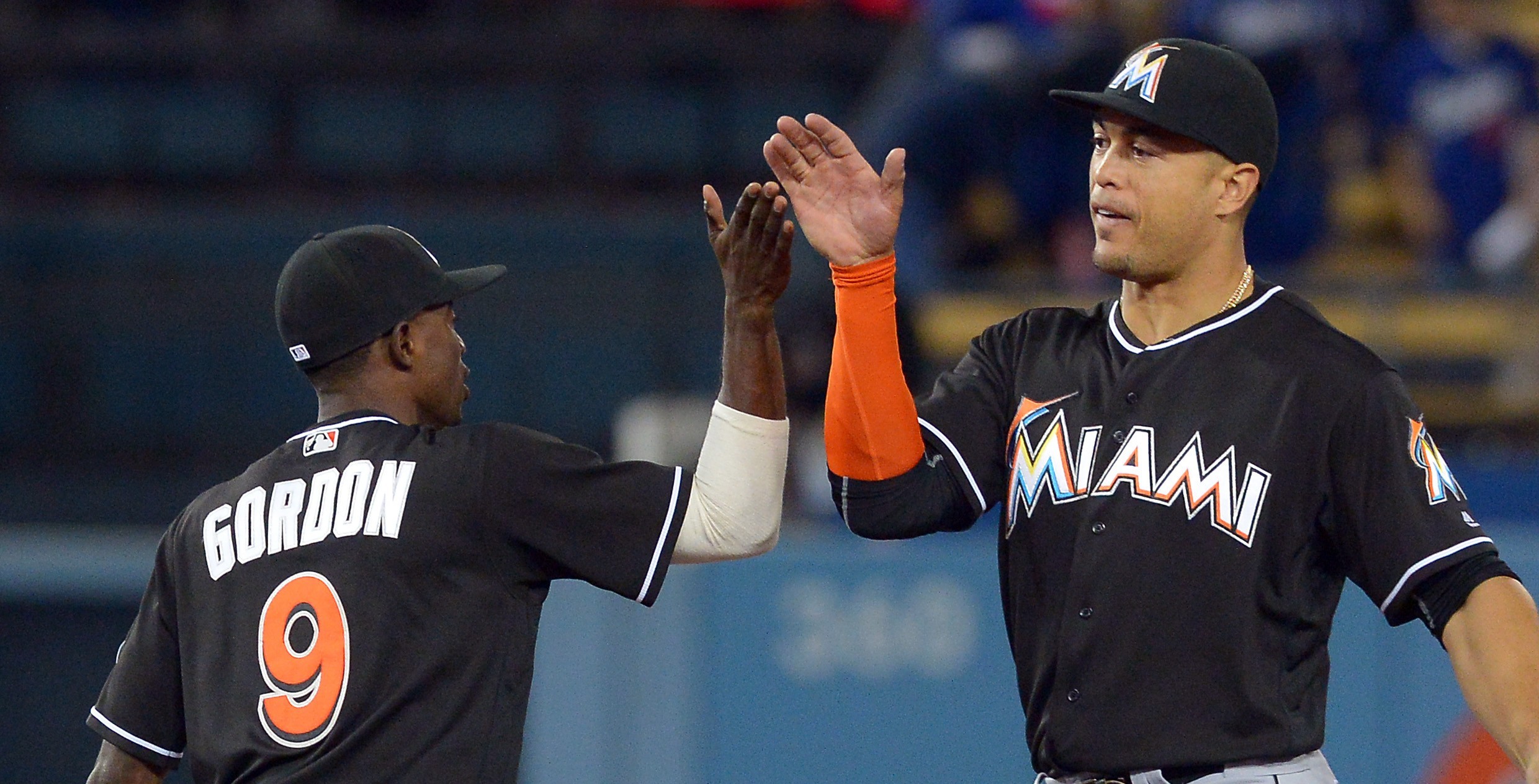 Christian Yelich powers Marlins past Cardinals 5-2
