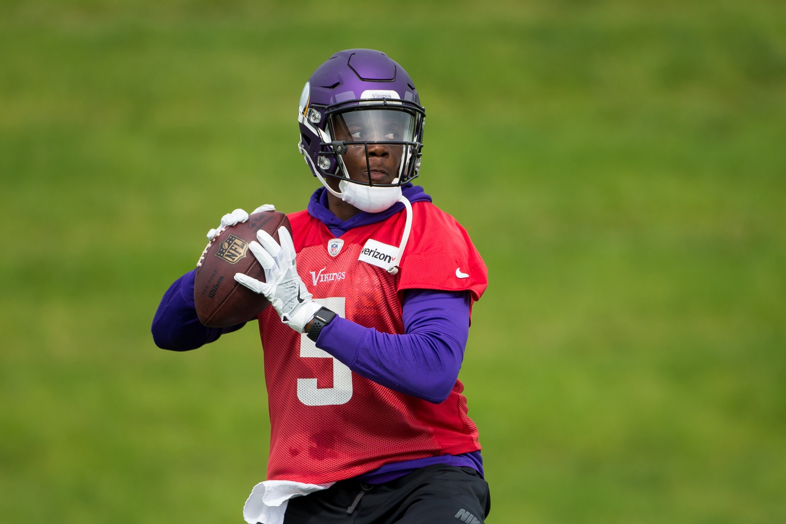 Vikings: QB Bridgewater has dislocated knee, torn ACL