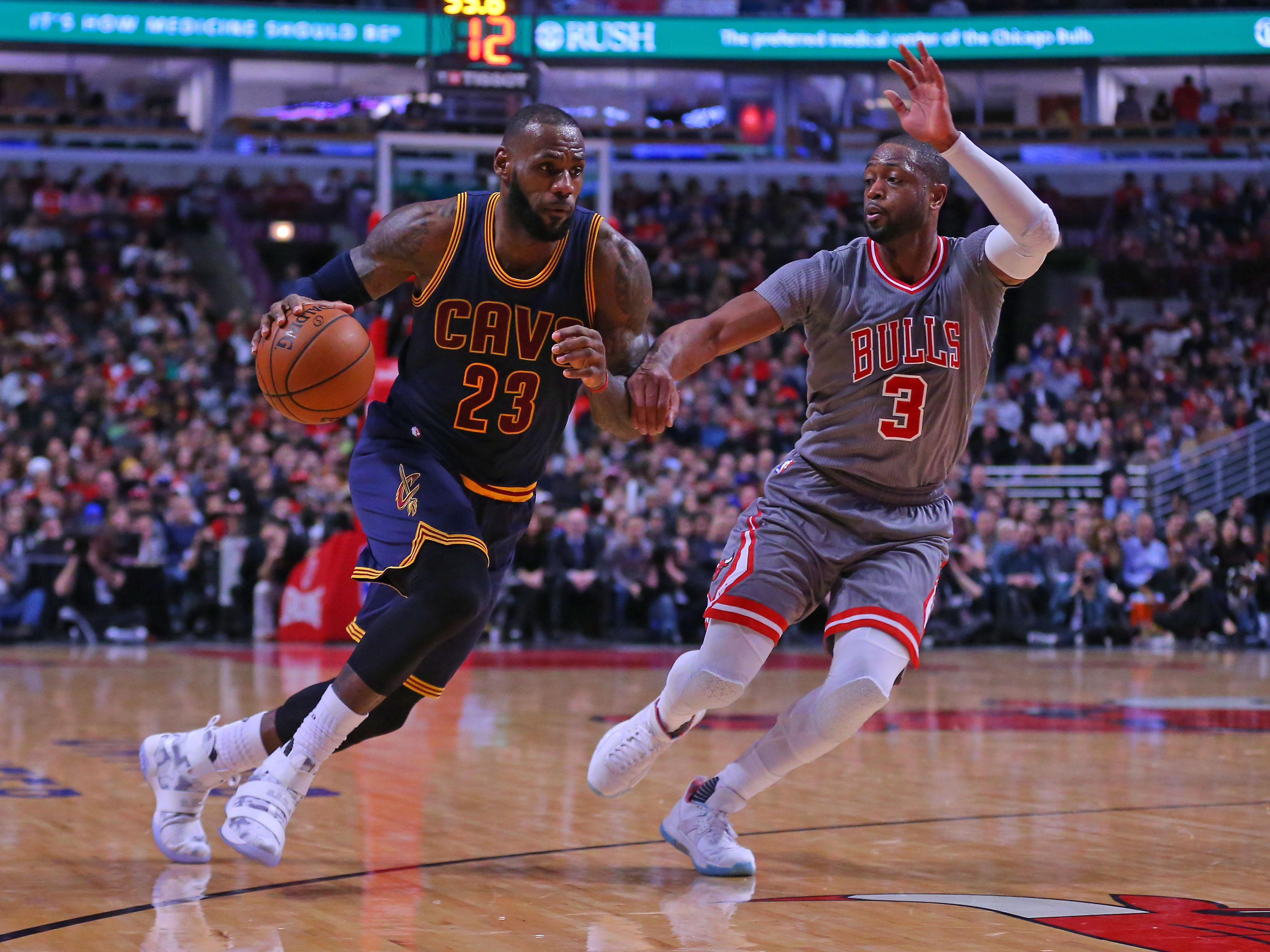 Cleveland Cavaliers' LeBron James wears Chicago Cubs uniform to settle bet  with Chicago Bulls' Dwyane Wade - ESPN