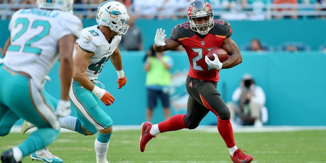 Dolphins Open Preseason Action Against Bucs Espn 98 1 Fm 850 Am Wruf