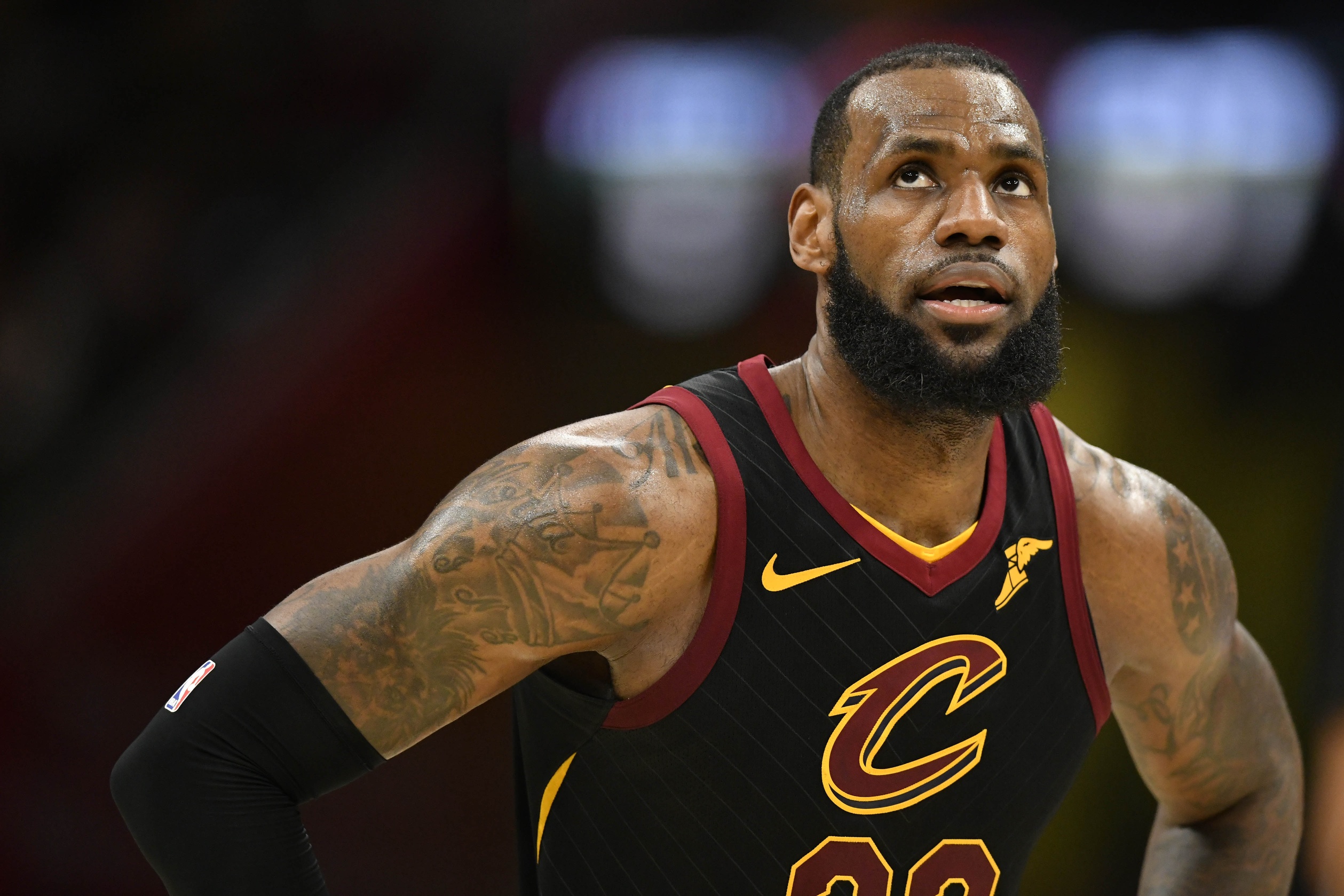 Who hit 30,000 points faster: LeBron James or Kareem Abdul-Jabbar