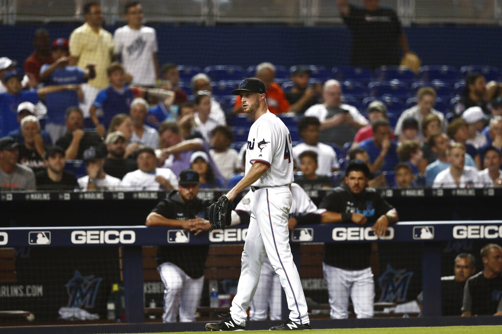 Marlins Trevor Richards gets the ball against the Cubs