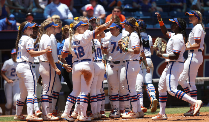 Gators Softball Advances To Super Regionals Espn 98 1 Fm 850 Am Wruf