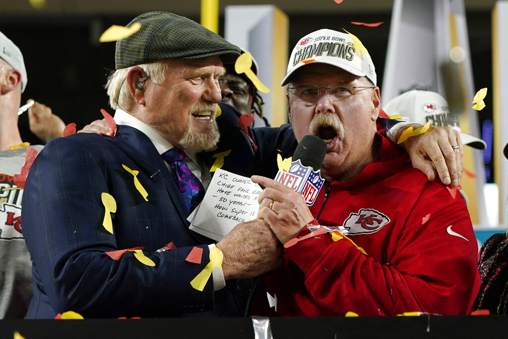 andy reid chiefs sideline jacket