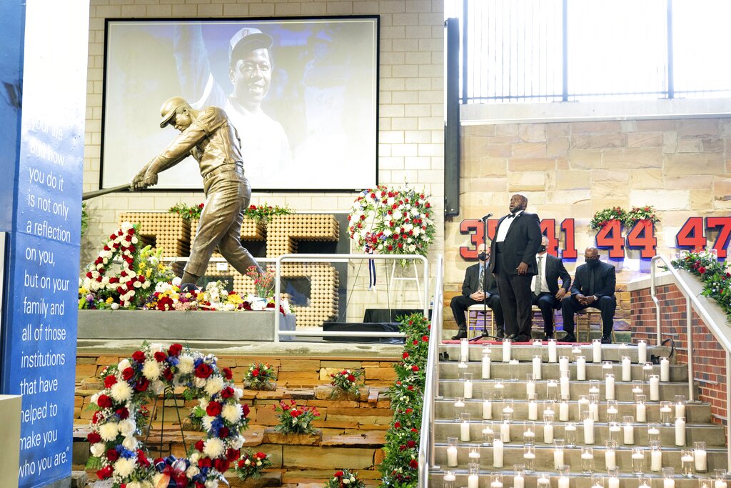 Images: Remembering baseball legend Hank Aaron