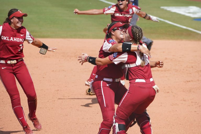 Oklahoma Beats Florida State In The Women S College World Series Espn 98 1 Fm 850 Am Wruf