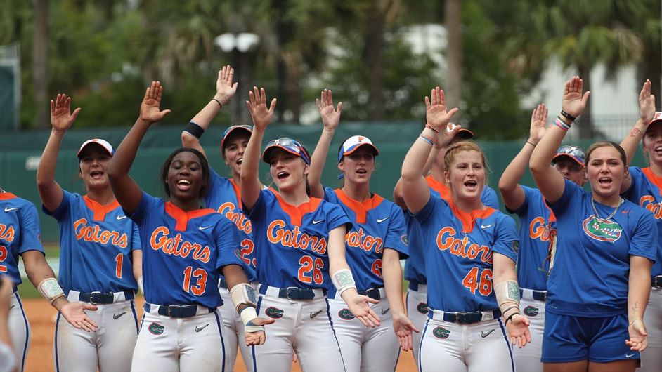 Gators oust Miami at College World Series, play Virginia next