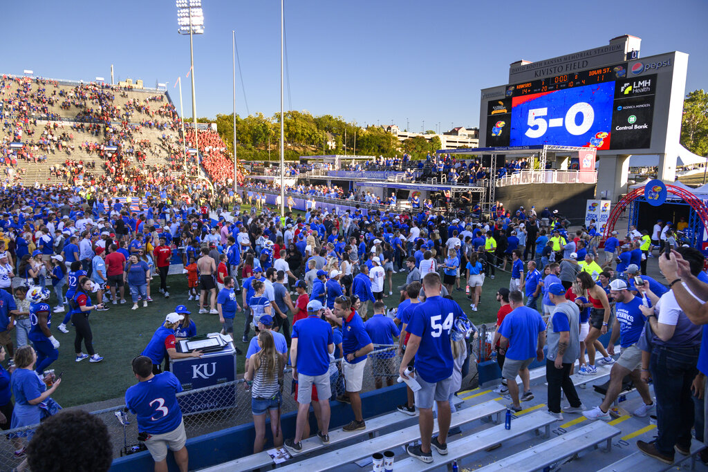 Jayhawks Host GameDay Amid Hot Start - ESPN 98.1 FM - 850 AM WRUF