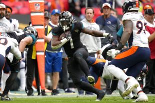 Jags Storm Back to Beat Raiders - ESPN 98.1 FM - 850 AM WRUF