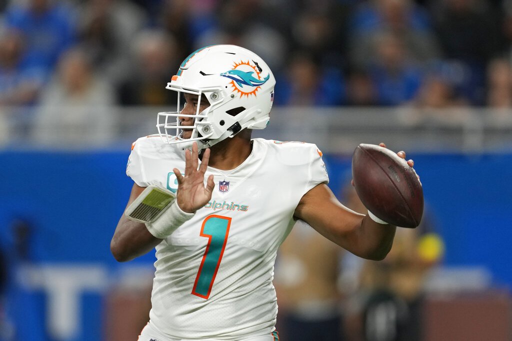 Miami Dolphins Take AFC East Following A Big Win Over Buffalo Bills - ESPN  98.1 FM - 850 AM WRUF