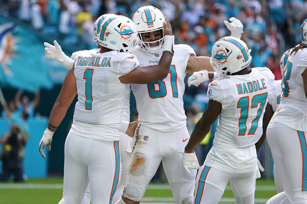 Miami Dolphins injury updates on Terron Armstead,Jaylen Waddle