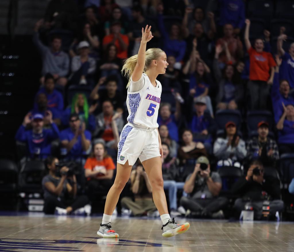 Florida Gators get back in the win column against Missouri