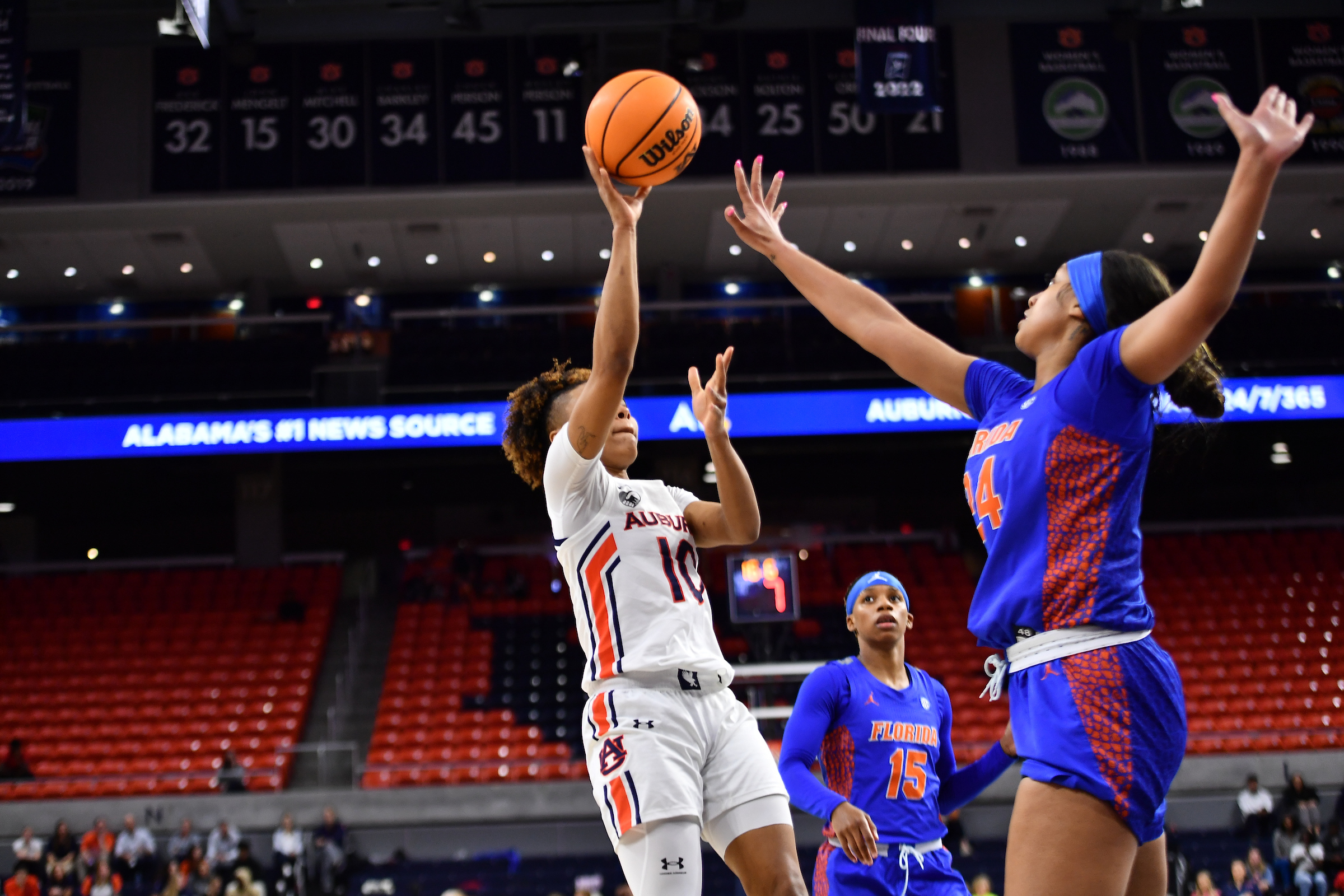 Gators Womens Basketball Falls To Auburn In Sec Matchup Espn 981 Fm 850 Am Wruf 5804