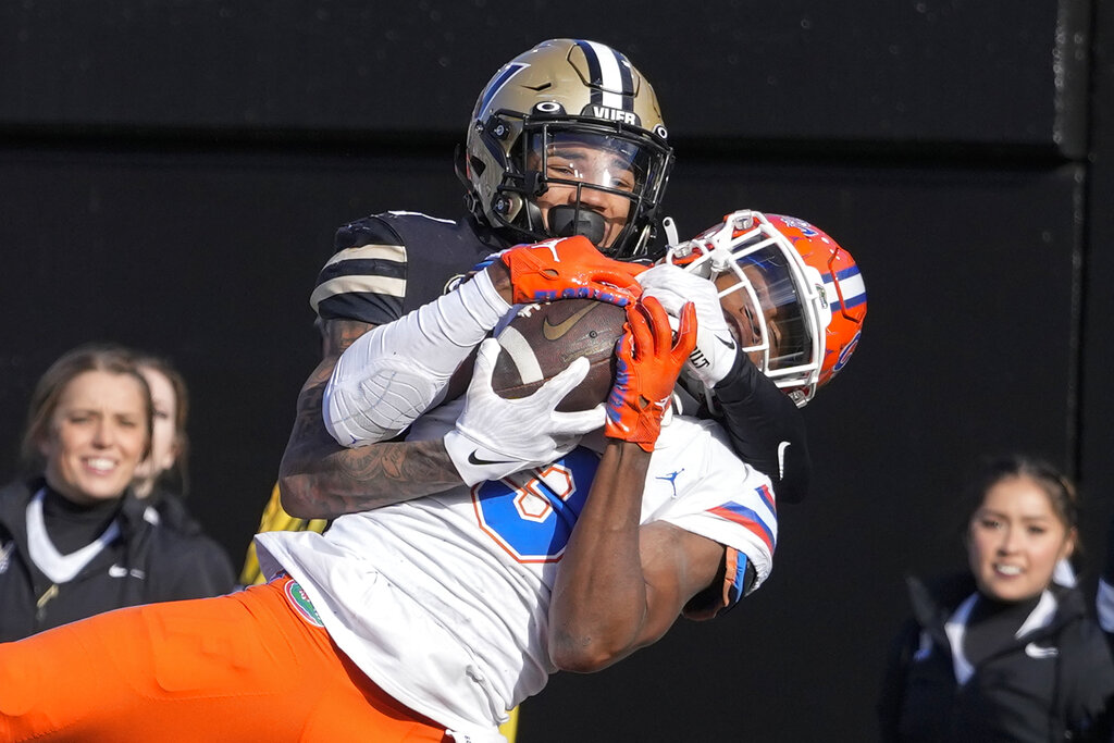 Florida Football: Gators reveal 'Black Out The Swamp' uniforms