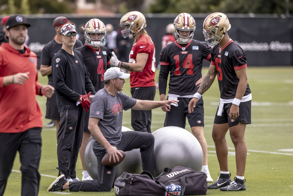 Former 49ers QB Jimmy Garoppolo channels his inner 'Top Gun'