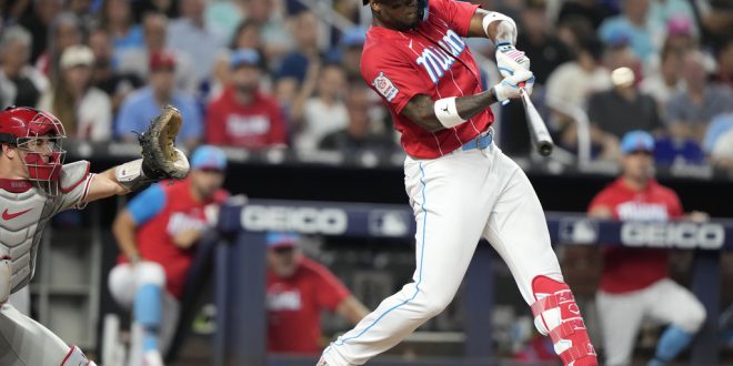 Jorge Soler of the Miami Marlins at bat against the New York Mets in  2023