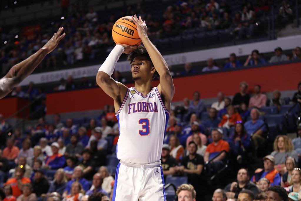 Florida forward Alex Fudge signs Exhibit 10 contract with Los