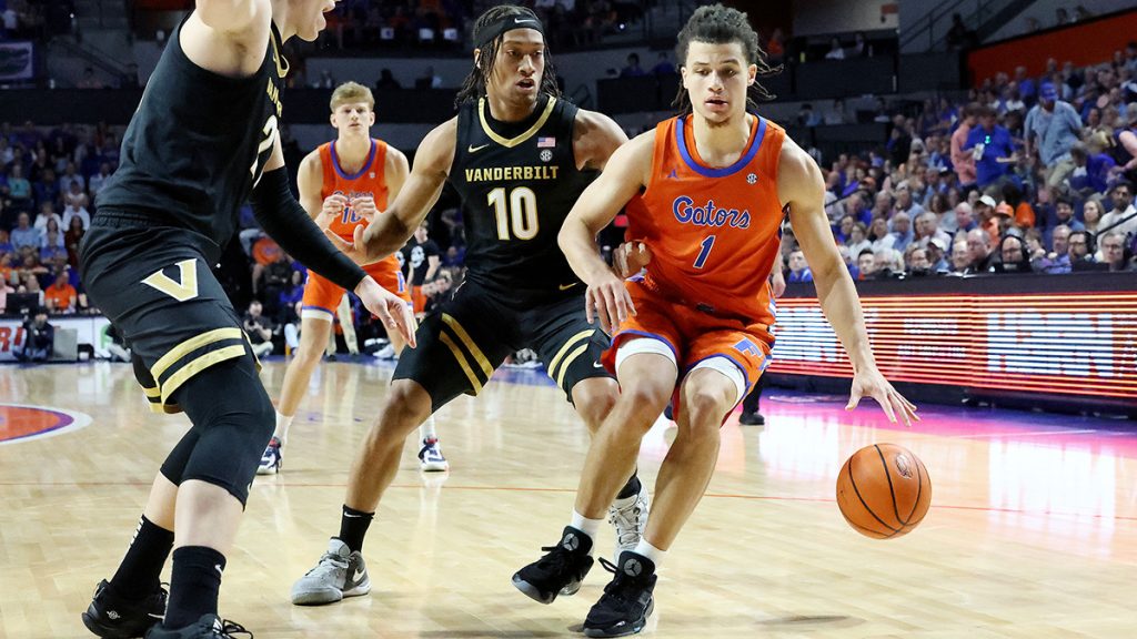 Walter Clayton Jr. scored 20 or more points 15 different times for the Gators last season. 