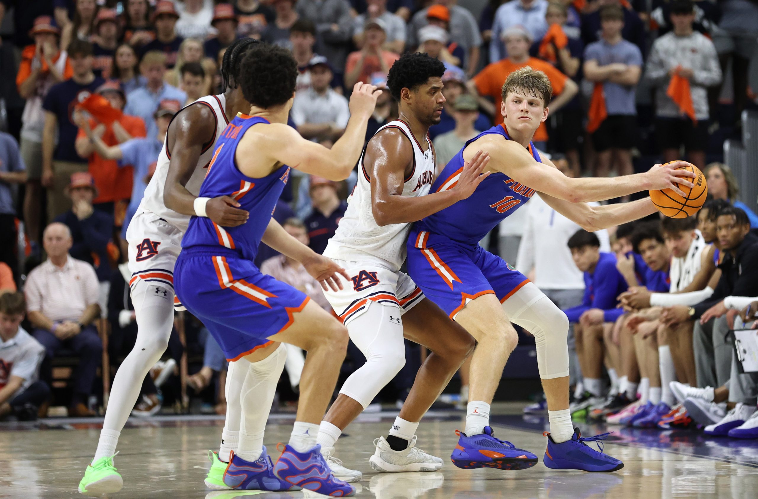 Florida Men's Basketball Moves to No. 3 in the AP Poll ESPN 98.1 FM